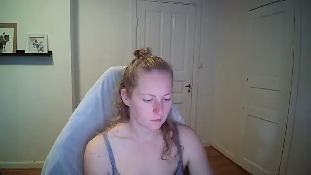 Girlnina-1995 online show from 09.30.25