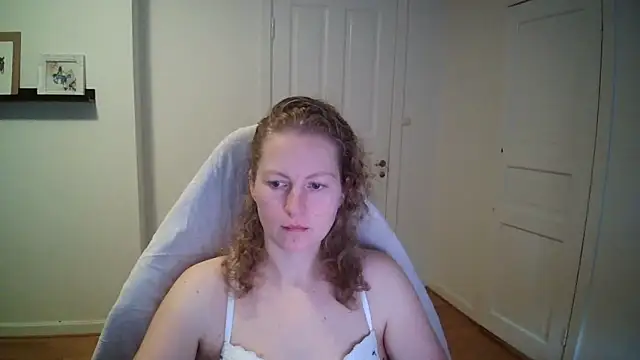 Girlnina-1995 online show from 11.17.25