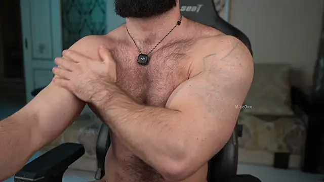 Snapshot of mike0xx chatting on 02.12.26 mike0xx online show from 02.12.26