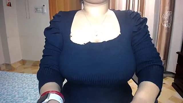 Snapshot of lady_maeda_ chatting on 10.10.25 lady maeda  online show from 10.10.25