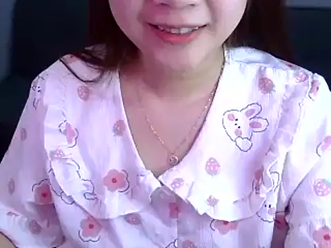 Snapshot of Bee_2k chatting on 02.10.26 Bee 2k online show from 02.10.26