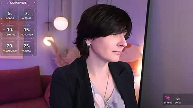 Snapshot of LorenDaze chatting on 06.19.26 LorenDaze online show from 06.19.26