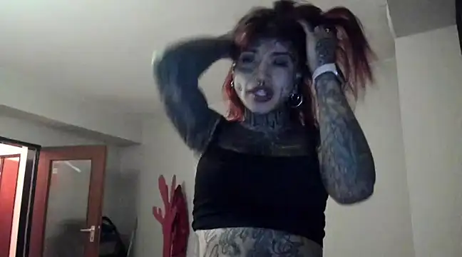 Snapshot of tamarapervert chatting on 01.17.25 tamarapervert online show from 01.17.25