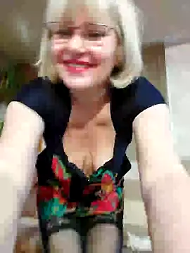 Snapshot of IrmaRose chatting on 02.22.25 IrmaRose online show from 02.22.25