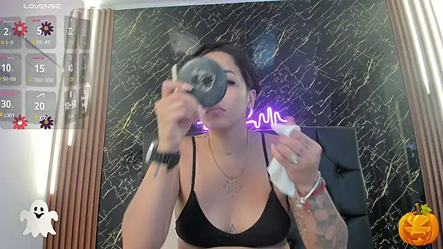 Tamara-evans online show from 10.31.25