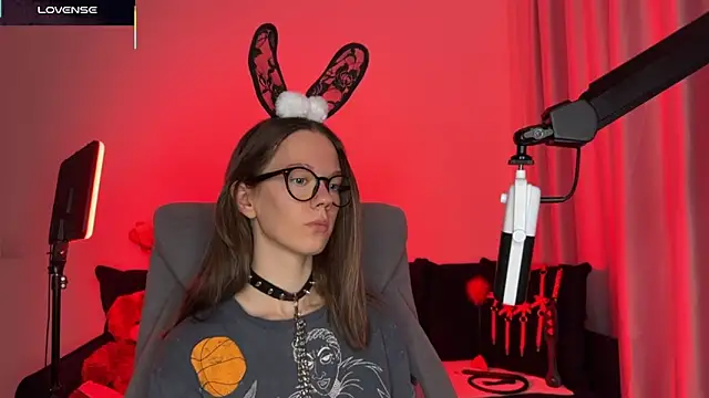 DivineBite online show from 10.18.25