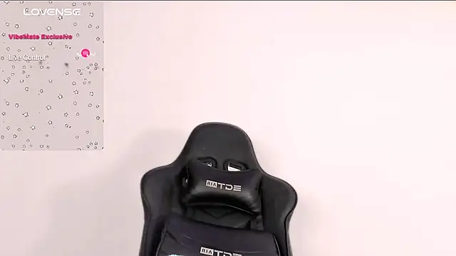 Snapshot of LuisaVinasco chatting on 12.15.24 LuisaVinasco online show from 12.15.24