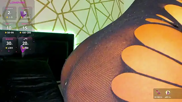 Snapshot of EmilyyRosee_ chatting on 01.30.25 EmilyyRosee online show from 01.30.25