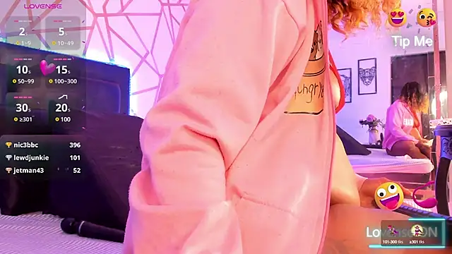 Snapshot of EmilyyRosee_ chatting on 02.10.25 EmilyyRosee online show from 02.10.25