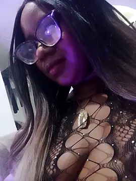 EmilyyRosee  online show from 04.15.26