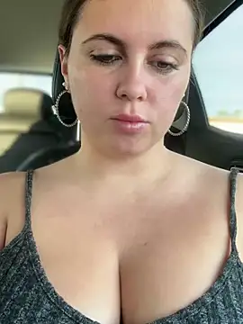 Snapshot of Samantha_official chatting on 01.25.25 Samantha official online show from 01.25.25