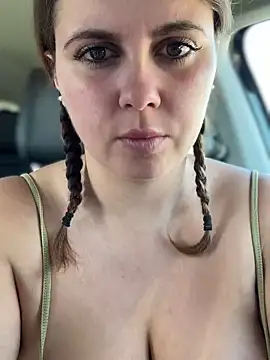 Snapshot of Samantha_official chatting on 02.01.25 Samantha official online show from 02.01.25