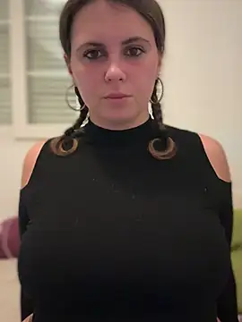 Snapshot of Samantha_official chatting on 02.08.25 Samantha official online show from 02.08.25