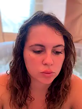 Snapshot of Samantha_official chatting on 10.08.25 Samantha official online show from 10.08.25