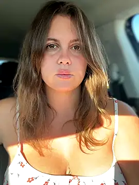 Snapshot of Samantha_official chatting on 10.23.25 Samantha official online show from 10.23.25