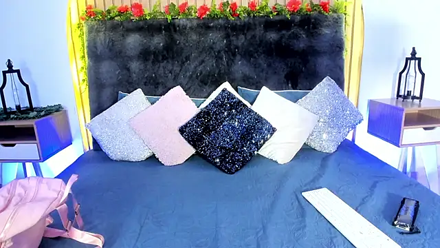 Karlagonzales  online show from 02.12.25