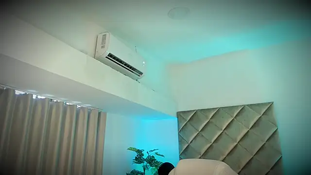 Snapshot of malaia_hills chatting on 10.14.25 malaia hills online show from 10.14.25