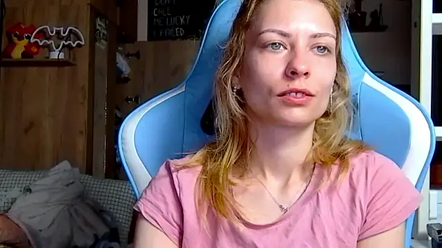 Snapshot of karo123421 chatting on 03.11.26 karo123421 online show from 03.11.26