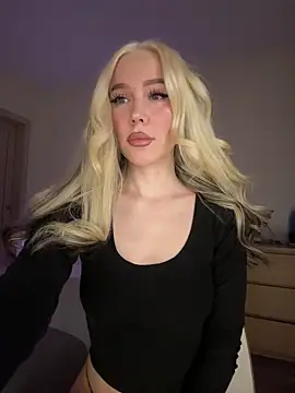 Snapshot of xDinnax chatting on 03.07.26 xDinnax online show from 03.07.26