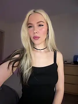 Snapshot of xDinnax chatting on 03.21.26 xDinnax online show from 03.21.26