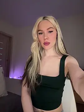 Snapshot of xDinnax chatting on 03.27.26 xDinnax online show from 03.27.26