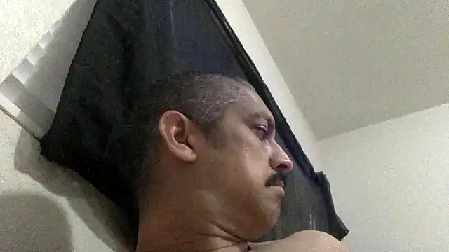 Snapshot of Vision1285 chatting on 12.27.24 Vision1285 online show from 12.27.24
