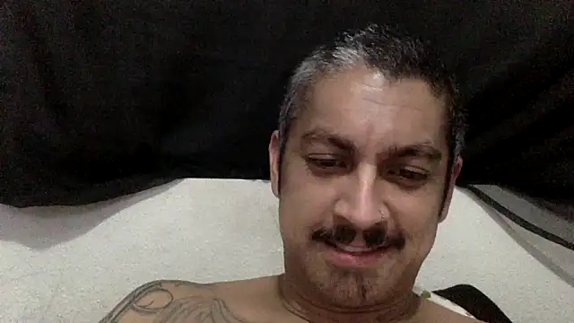 Snapshot of Vision1285 chatting on 01.13.25 Vision1285 online show from 01.13.25