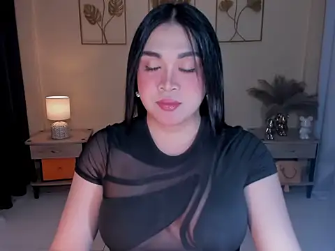 Snapshot of MaxeneCullens chatting on 04.17.26 MaxeneCullens online show from 04.17.26