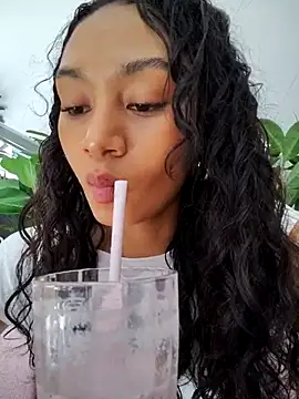 Leaberry online show from 10.15.25