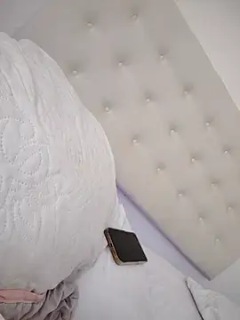 Leaberry online show from 10.18.25