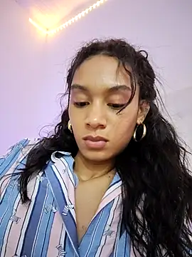 Leaberry online show from 12.14.25