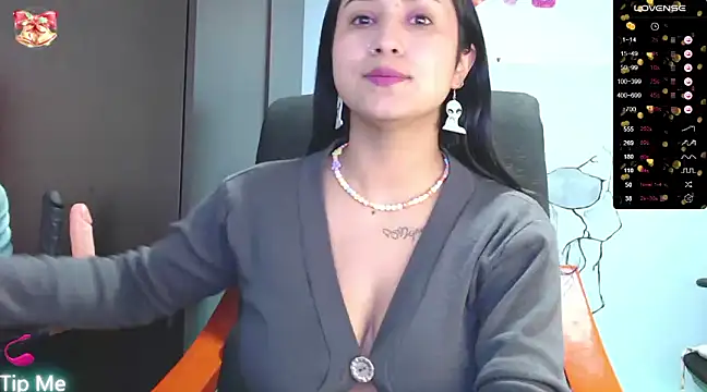 Annyee1 online show from 12.23.24