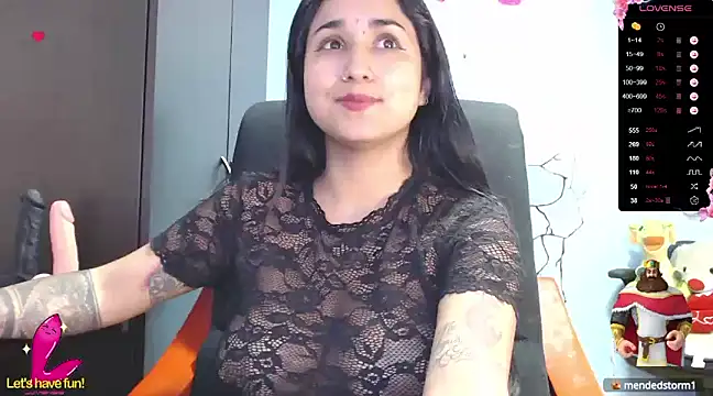 Annyee1 online show from 01.18.25