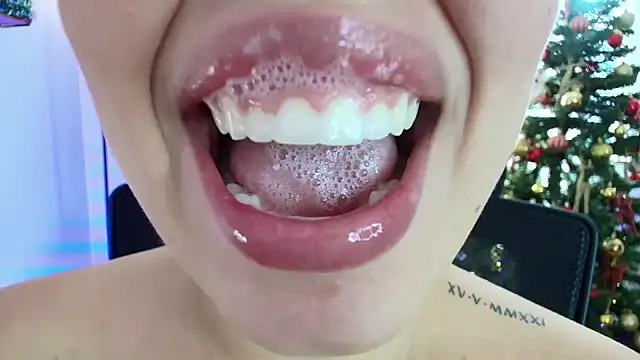 lisbet21x online show from 12.31.24