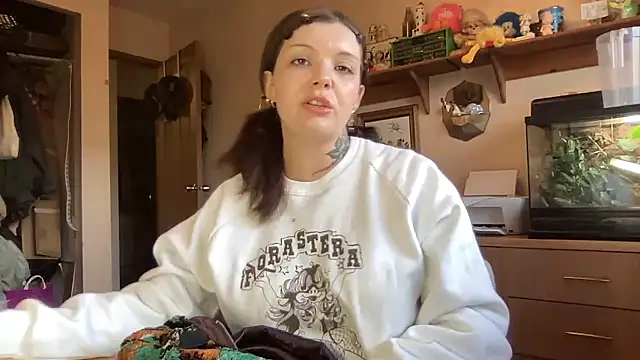 SweetMaisie online show from 02.06.26