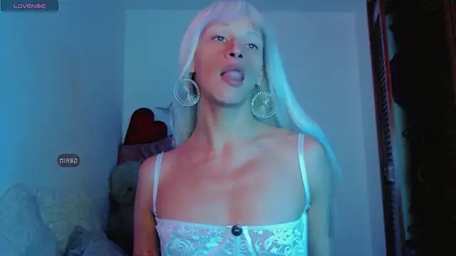 Summer XO online show from 01.01.25
