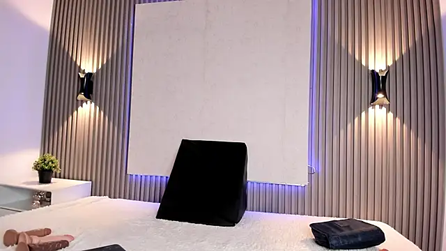 Snapshot of Zafiiraa chatting on 02.04.25 Zafiiraa online show from 02.04.25