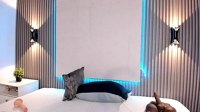 Snapshot of Zafiiraa chatting on 02.22.25 Zafiiraa online show from 02.22.25