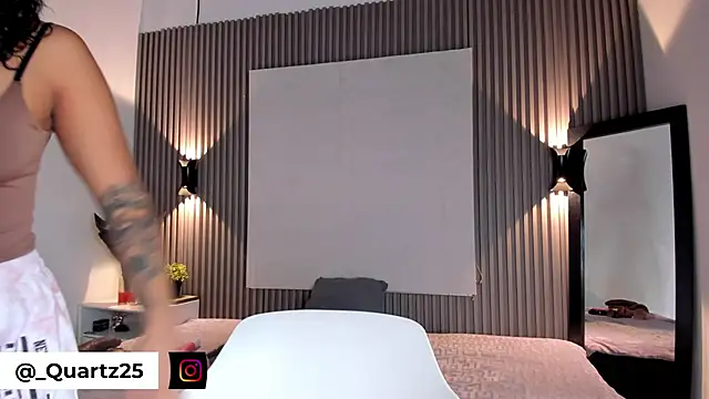 Snapshot of Zafiiraa chatting on 10.26.25 Zafiiraa online show from 10.26.25