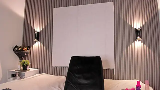 Zafiiraa online show from 11.28.25