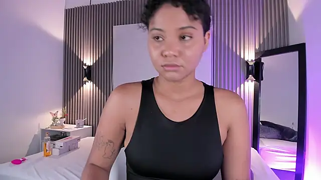 Zafiiraa online show from 02.21.26