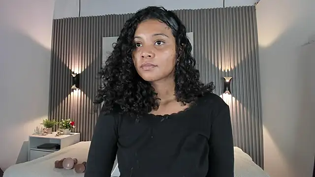 Snapshot of Zafiiraa chatting on 06.23.26 Zafiiraa online show from 06.23.26