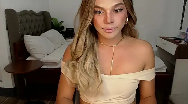 Snapshot of liaa_lurrecams chatting on 12.12.24 liaa lurrecams online show from 12.12.24