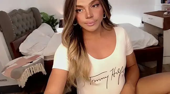 Snapshot of liaa_lurrecams chatting on 01.24.25 liaa lurrecams online show from 01.24.25