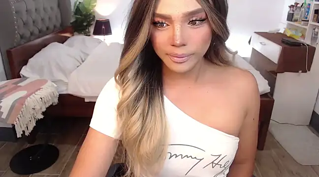 Snapshot of liaa_lurrecams chatting on 03.19.25 liaa lurrecams online show from 03.19.25