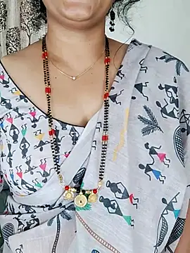 Snapshot of Indian_desi_wife chatting on 06.25.26 Indian desi wife online show from 06.25.26