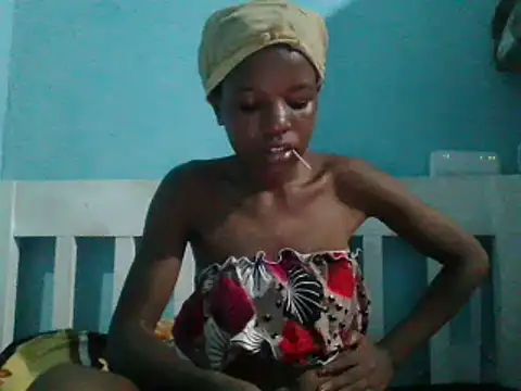 sweetchic  online show from 02.25.25