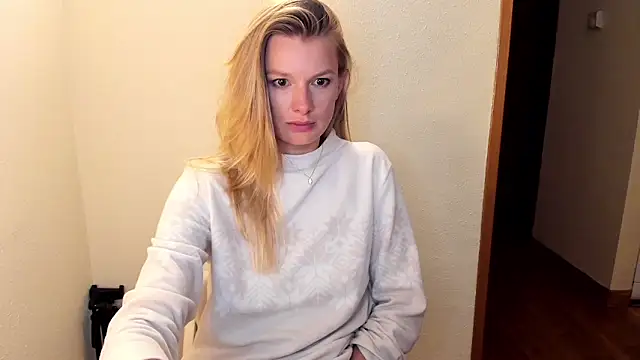 Snapshot of Annloveyou chatting on 10.26.25 Annloveyou online show from 10.26.25