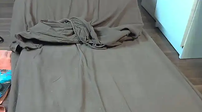 Snapshot of rockthebody chatting on 02.09.25 rockthebody online show from 02.09.25