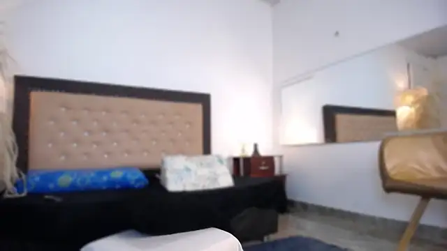 Snapshot of Lia_sarahi chatting on 01.13.25 Lia sarahi online show from 01.13.25